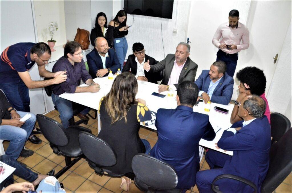Vereadores se reúnem com secretário-executivo de Saúde para discutir hemodiálise no município