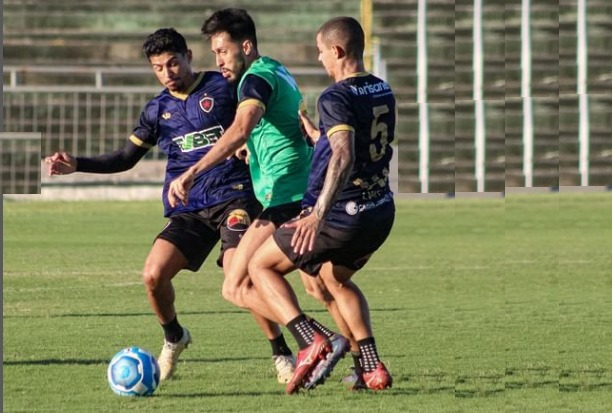 Botafogo-PB faz último treino da semana em Chapecó
