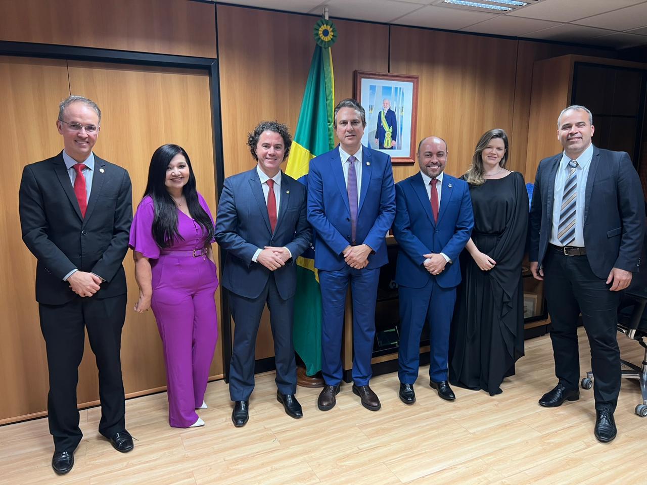 Ministro da Educação garante a Veneziano e ao reitor da UFCG construção do complexo esportivo do Campus de Campina Grande