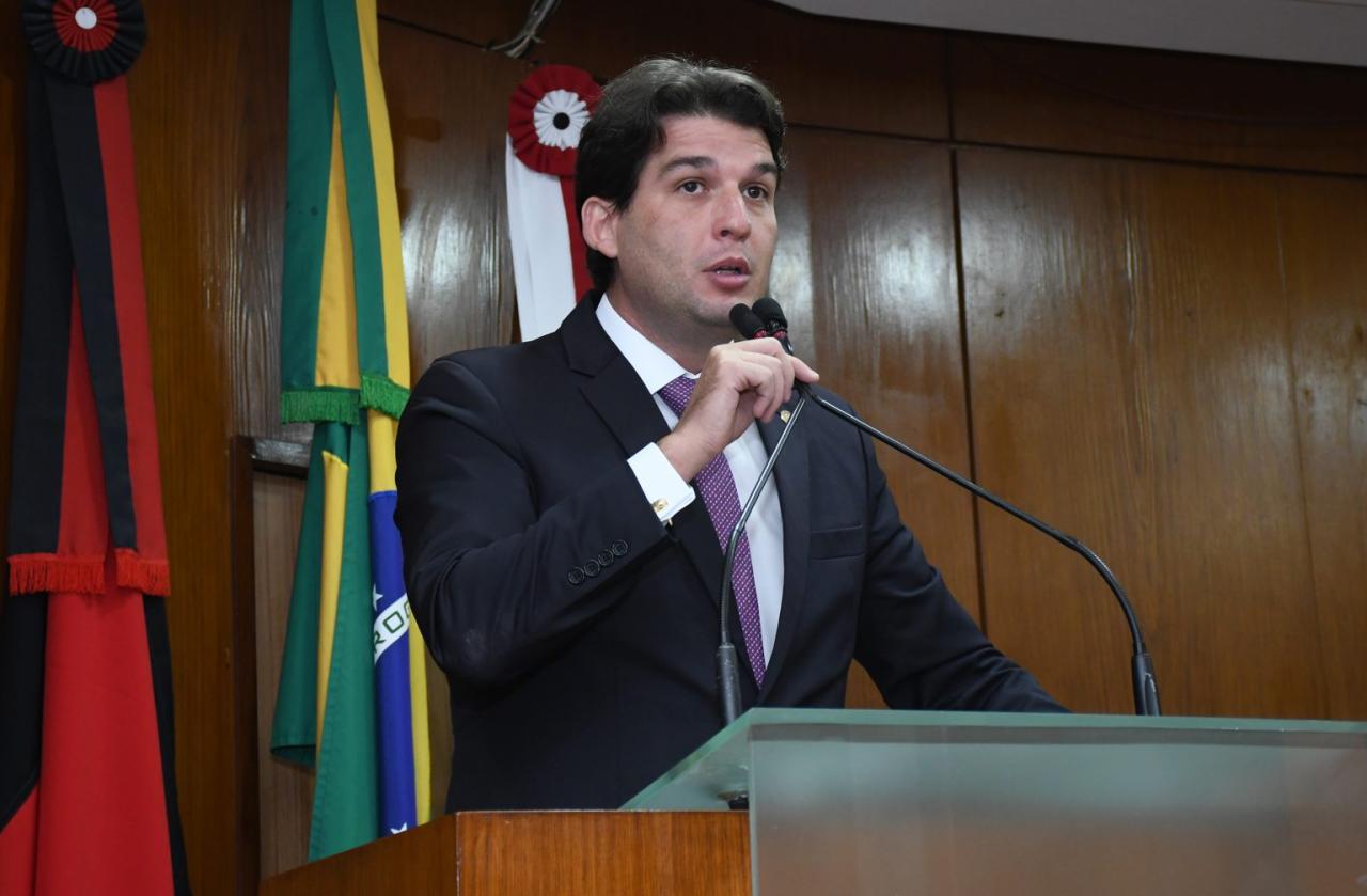 Vereador pede aprovação de projeto que regulamenta transporte de passageiros através de motos por aplicativos