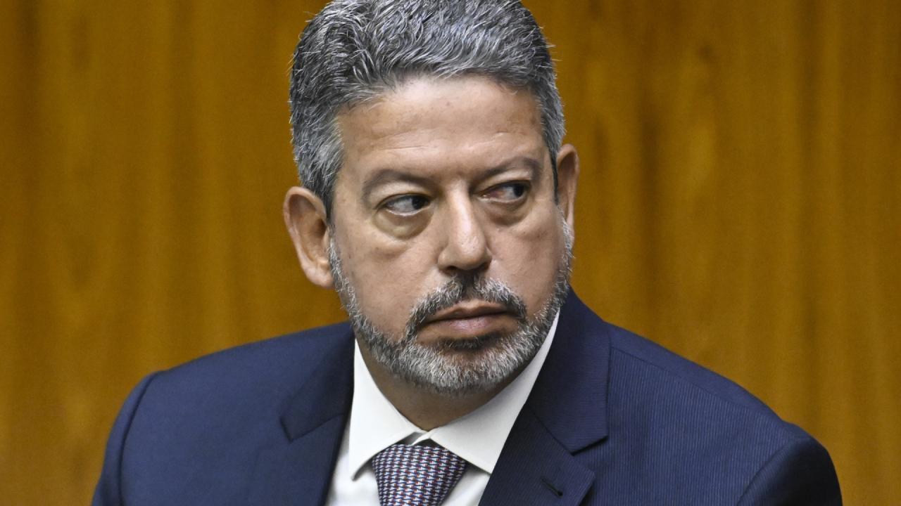 Vídeo em que chefe da Receita defende taxação de bilionários gera crise com Lira