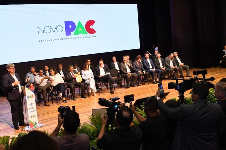 João Azevêdo e ministros lançam obras do novo PAC na Paraíba e destacam importância dos investimentos na vida da população