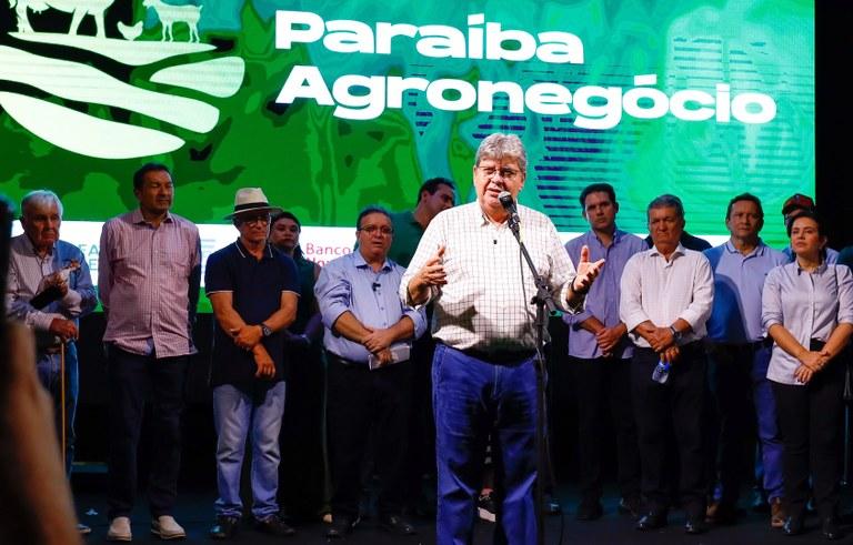 João Azevêdo participa de abertura da Expofeira Paraíba Agronegócio e destaca importância econômica do evento para o setor produtivo