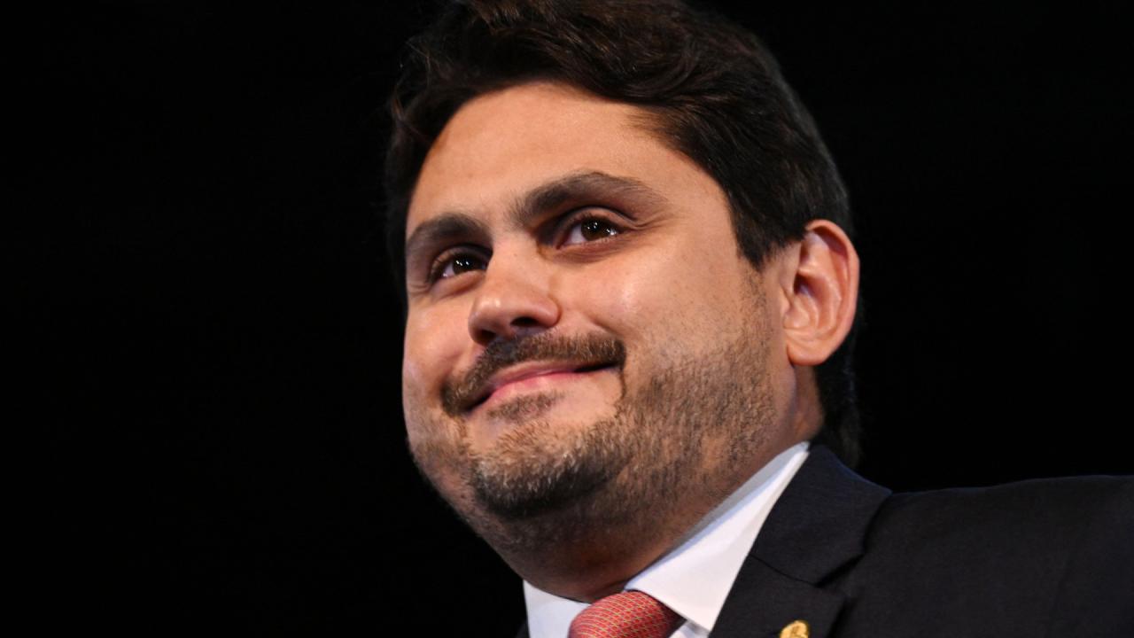 Polícia Federal pede busca contra ministro de Lula, mas Barroso nega