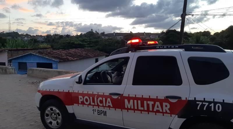 Polícia Militar prende acusados de tráfico e porte ilegal de arma, em bairros da Capital