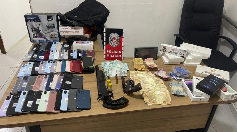 Polícia Militar prende dupla acusada de assaltar loja e recupera materiais roubados em Tavares