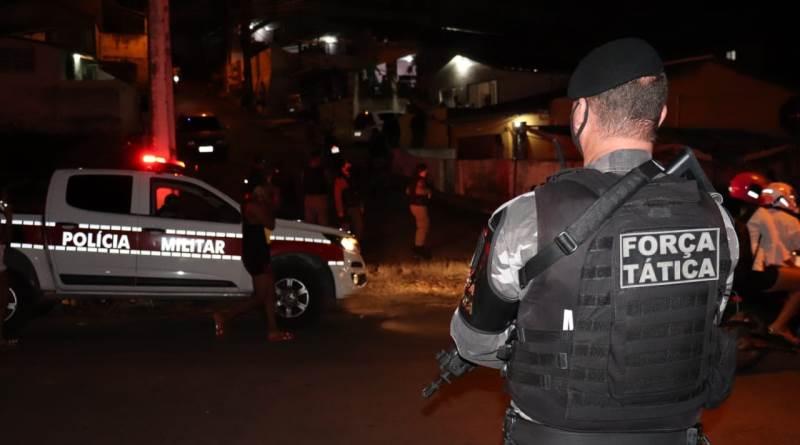REINCIDÊNCIA: Com tornozeleira eletrônica, apenado que vendia arma é preso pela PM na Capital