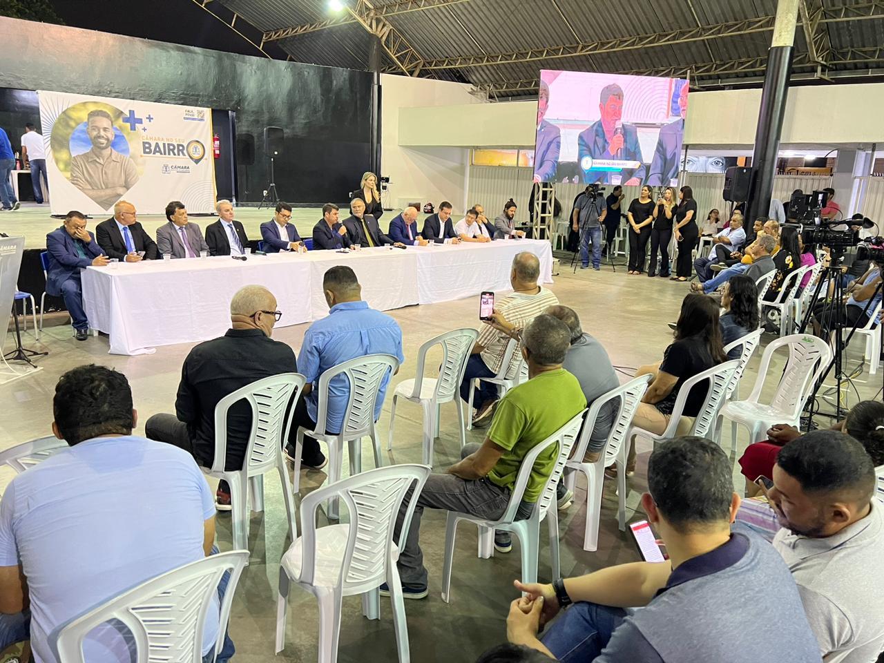 Em Mangabeira, vereadores ouvem pedidos da população sobre a zona sul