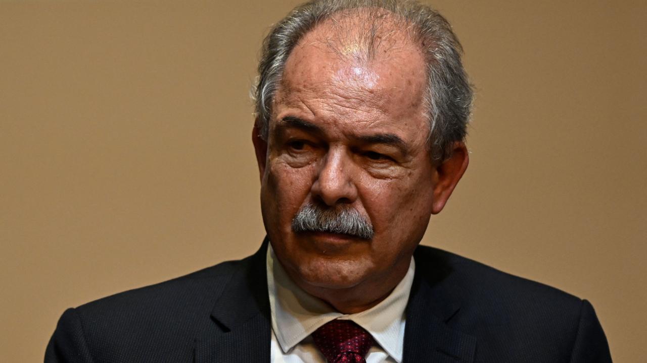 Mercadante minimiza calote da Venezuela e diz que não há motivo para 'nhenhenhem'