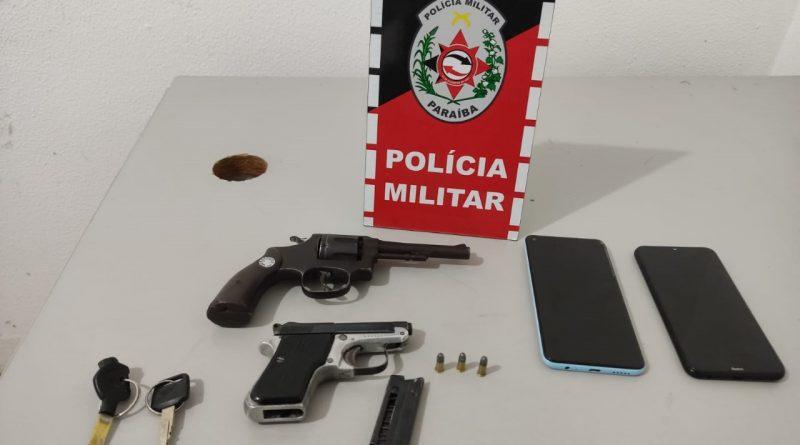 NO SERTÃO: Polícia Militar apreende armas de fogo e recupera moto roubada, em Vista Serrana