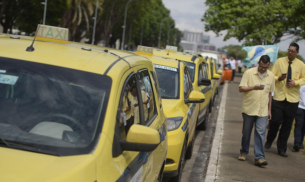 TST suspende perícia técnica no algoritmo de plataforma de táxis