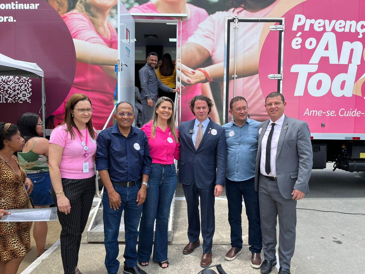 Veneziano celebra chegada e início das atividades da Carreta do Hospital do Amor em Campina Grande e região; população aprova serviços