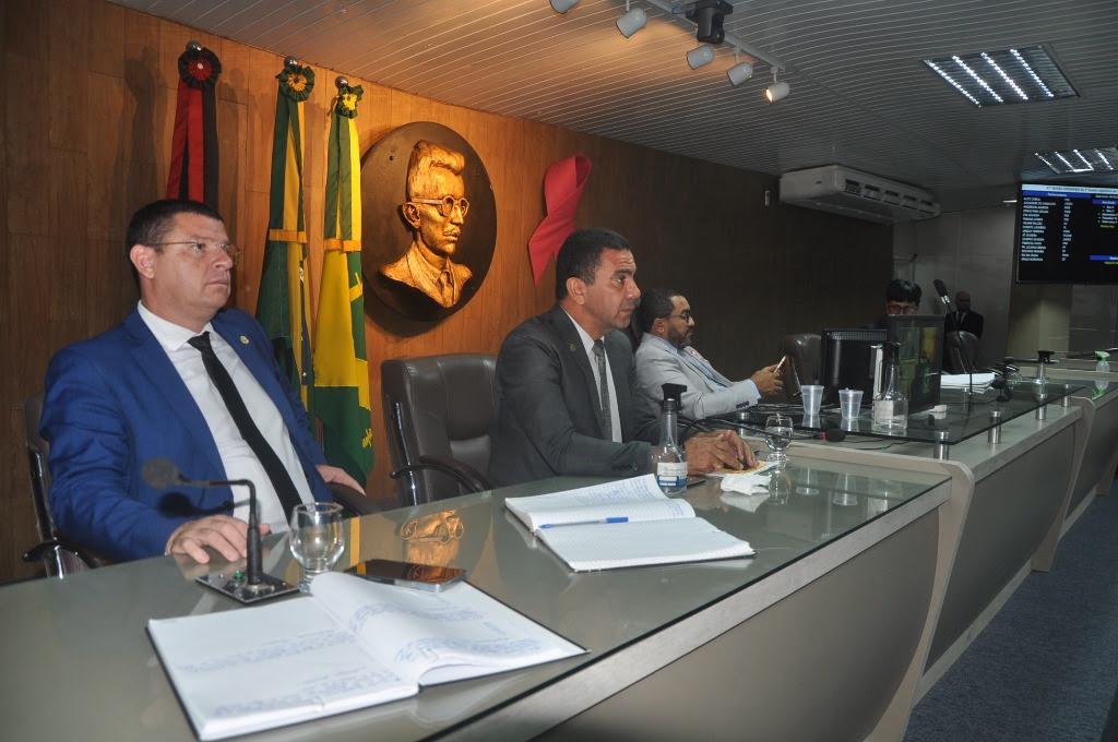 Vereadores debatem a demolição de ocupações comerciais na ponte de acesso ao Hospital da FAP no Bairro do Araxá