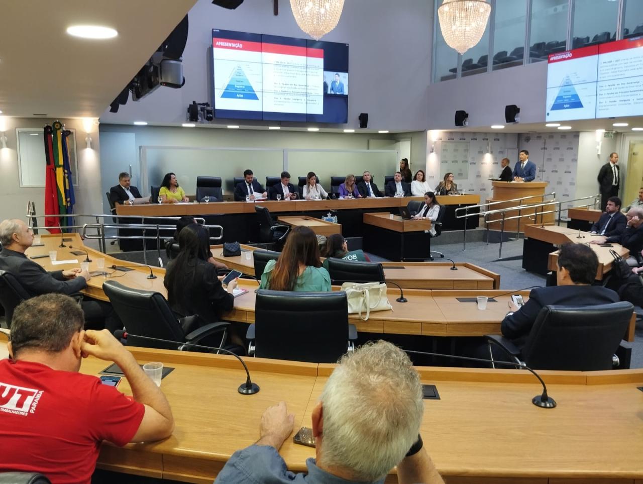 ALPB debate a LOA e PPA 2024 com o secretário de Planejamento do Estado