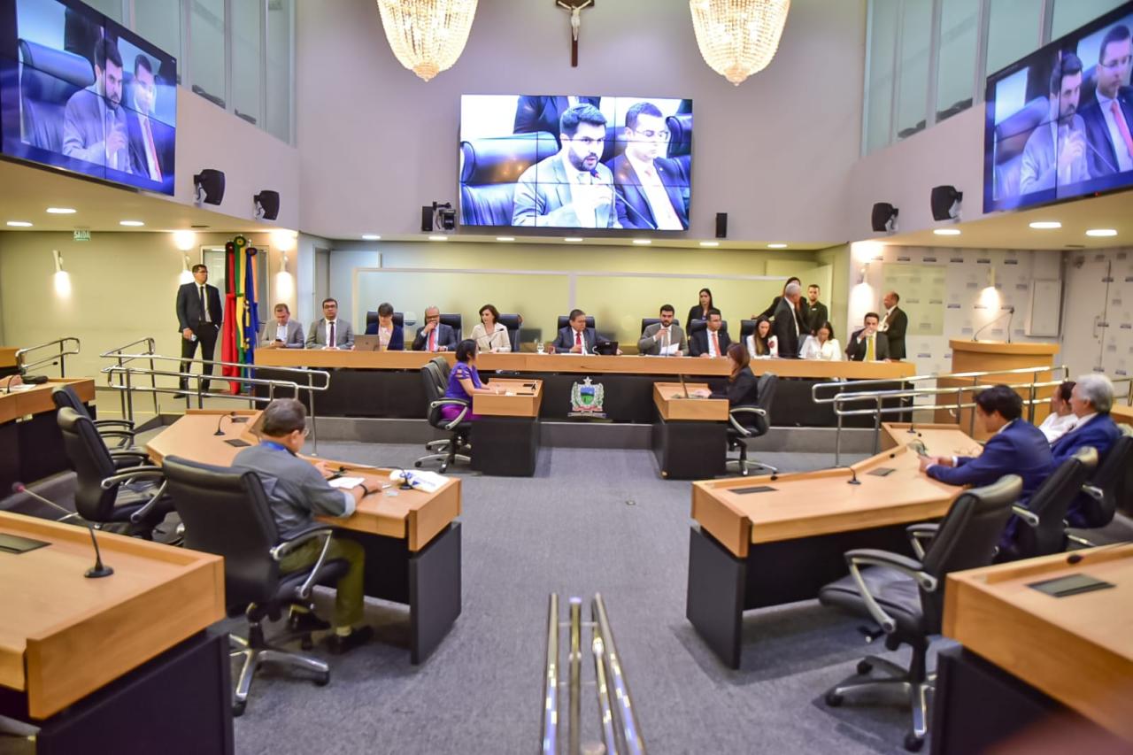 Assembleia reúne juristas em sessão especial para discutir reforma do Código Civil Brasileiro