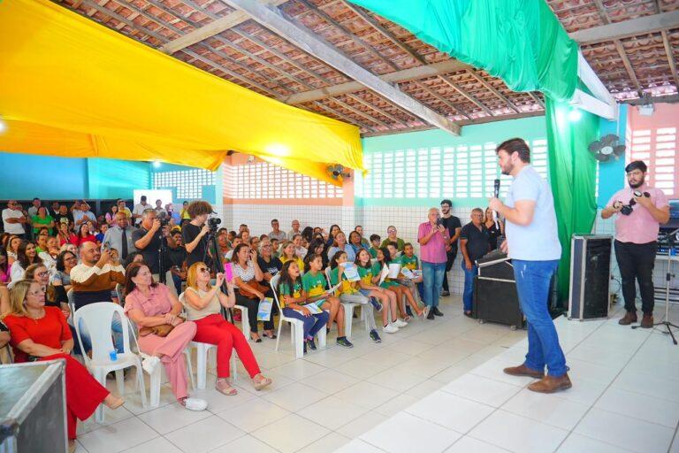Bruno lança o programa Escola em Tempo Integral