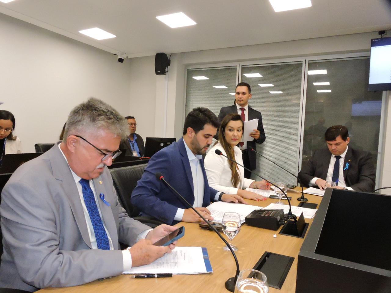 CCJ aprova projeto que aumenta segurança de clientes e entregadores de aplicativos na Paraíba