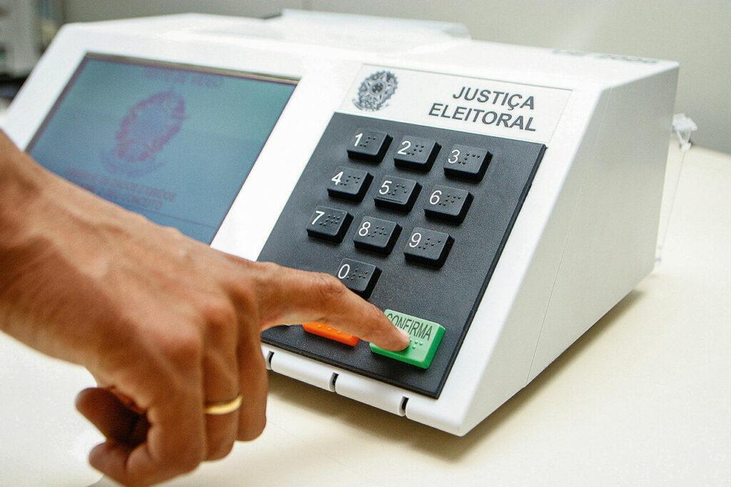 Eleitores de duas cidades paraibanas elegeram novos vereadores neste domingo. Conheça os eleitos