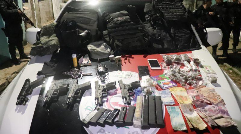 Operação apreende arsenal e prende cinco suspeitos de atuarem no tráfico de drogas na cidade de Bayeux
