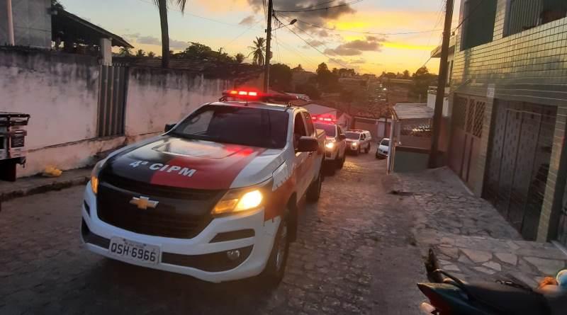 Polícia Militar desarticula ponto de venda de drogas e prende mulher por tráfico em Bayeux
