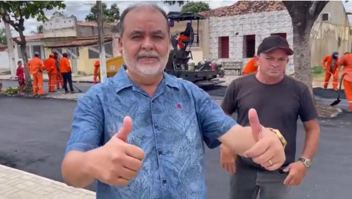 Prefeito de Mulungu agradece a Veneziano recursos que possibilitaram pavimentação de ruas e avenidas na cidade