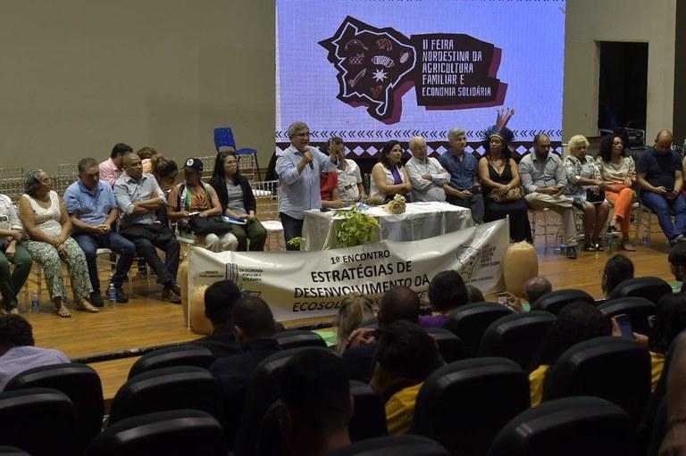 Secretário nacional de Economia Popular e Solidária visita Fenafes e se reúne com representantes do setor
