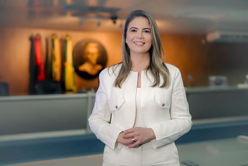 “Seguirei defendendo minhas propostas e trabalhando pelo que acredito”, fala Carol Gomes em discurso na CMCG