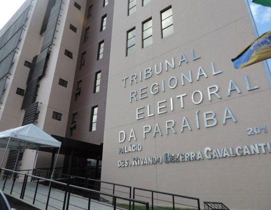 Tribunal Regional Eleitoral forma maioria para cassar quatro vereadores de Campina Grande.