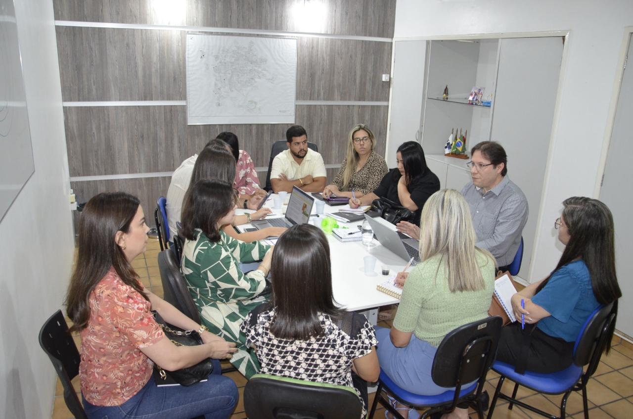 Prefeitura de Campina Grande vai implantar política para atendimento a pessoas com dores crônicas, incluindo a fibromialgia