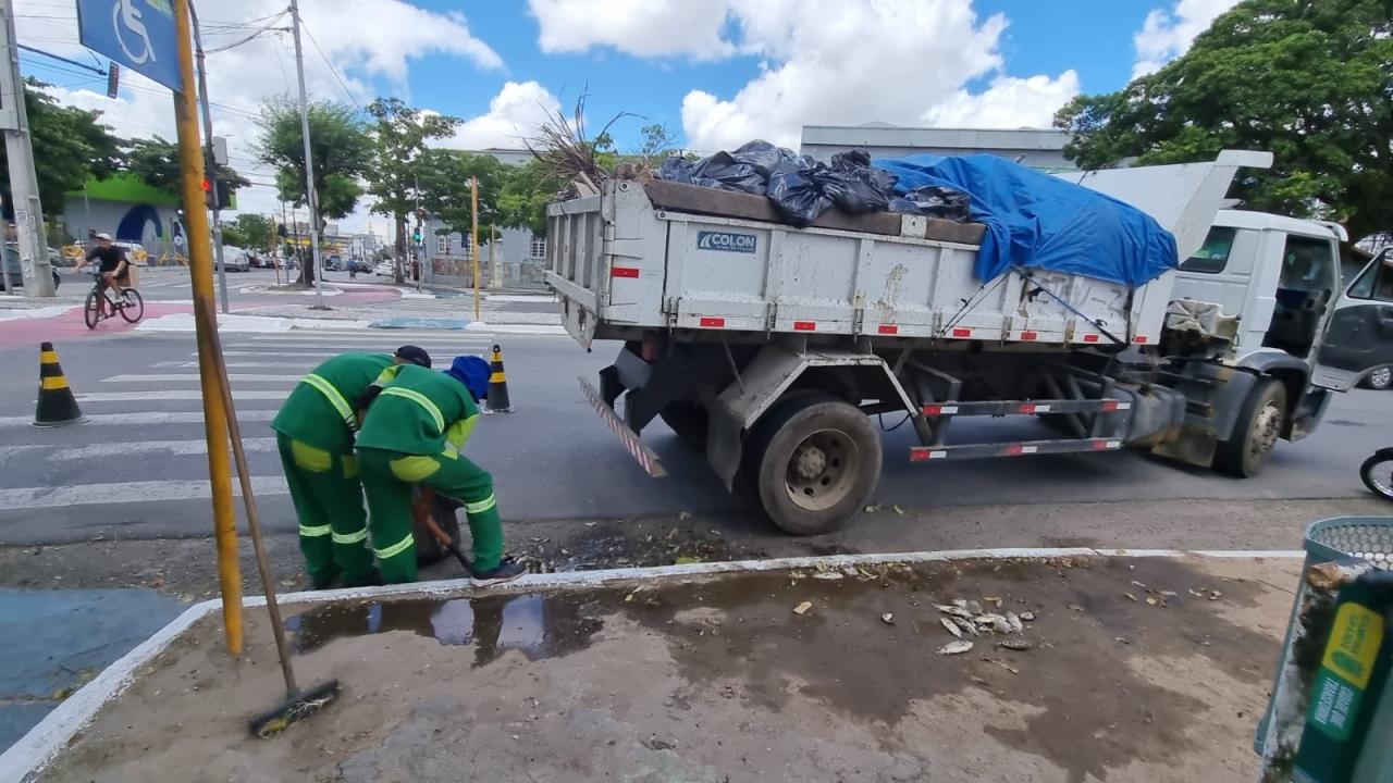 Sesuma adota medidas para evitar mortalidade de peixes no Açude Velho
