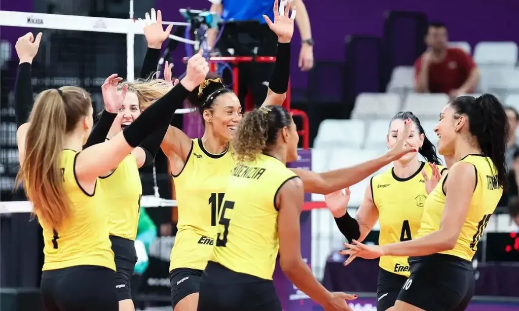 Vôlei: Praia Clube vence na estreia e vai às semifinais do Mundial de Clubes