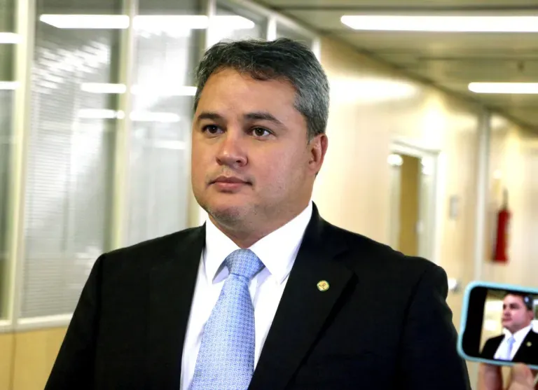 Efraim aconselha Romero a indicar vice de Bruno Cunha Lima em Campina Grande: “manter essa unidade”