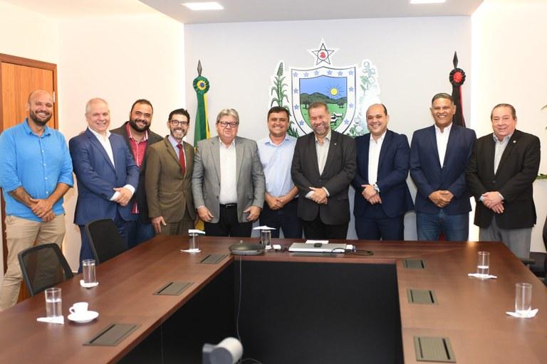 João Azevêdo e ministro Carlos Lupi firmam parceria para otimizar atendimento aos cidadãos nos serviços prestados pela Previdência