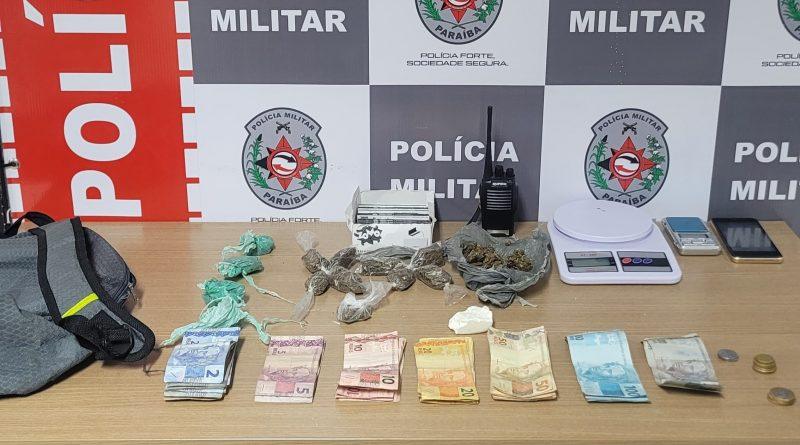 PM apreende drogas, balança de precisão e rádio comunicador durante incursão na zona sul da Capital