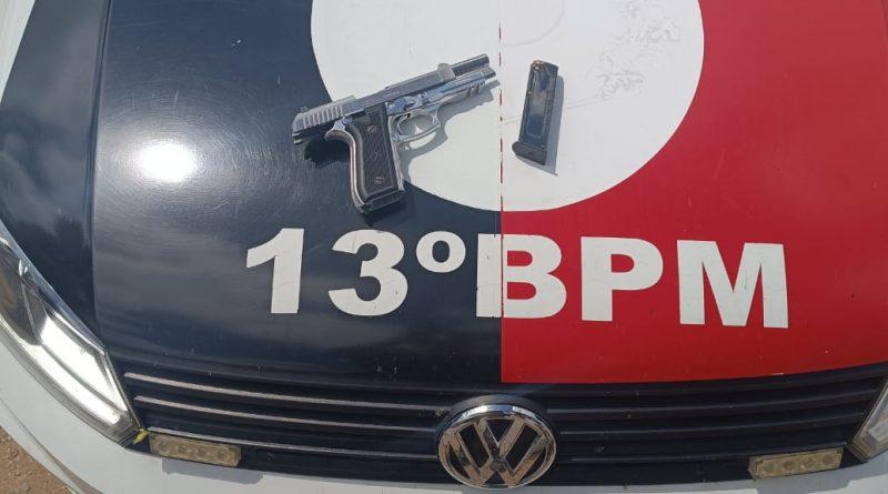 Polícia Militar apreende arma, carro clonado e moto roubada no Sertão