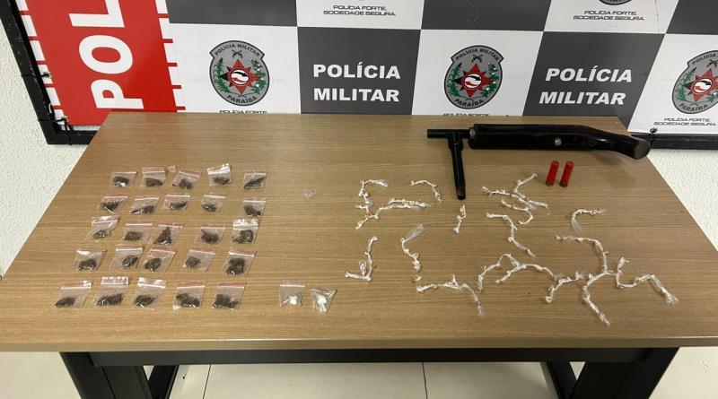 Polícia Militar apreende arma, drogas e acusado em pontos de tráfico na zona sul da Capital