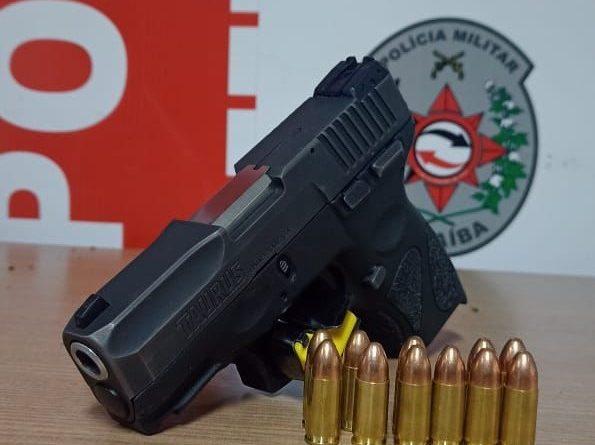 Polícia Militar intercepta moto e prende acusado com arma em Cabedelo