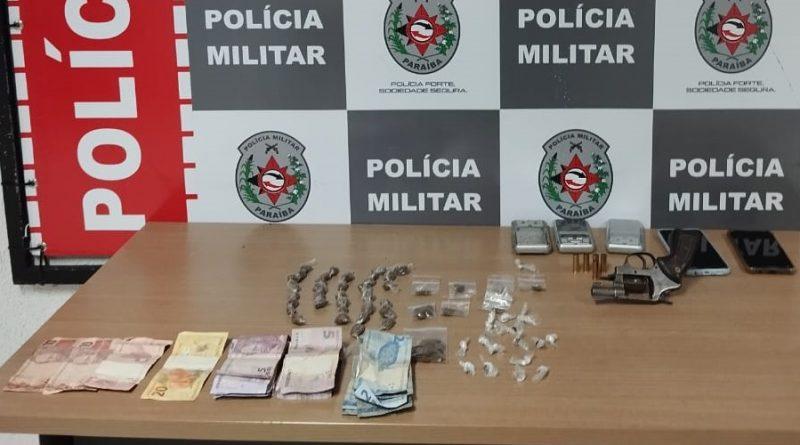 Polícia Militar prende suspeito de tráfico com arma e drogas na Capital