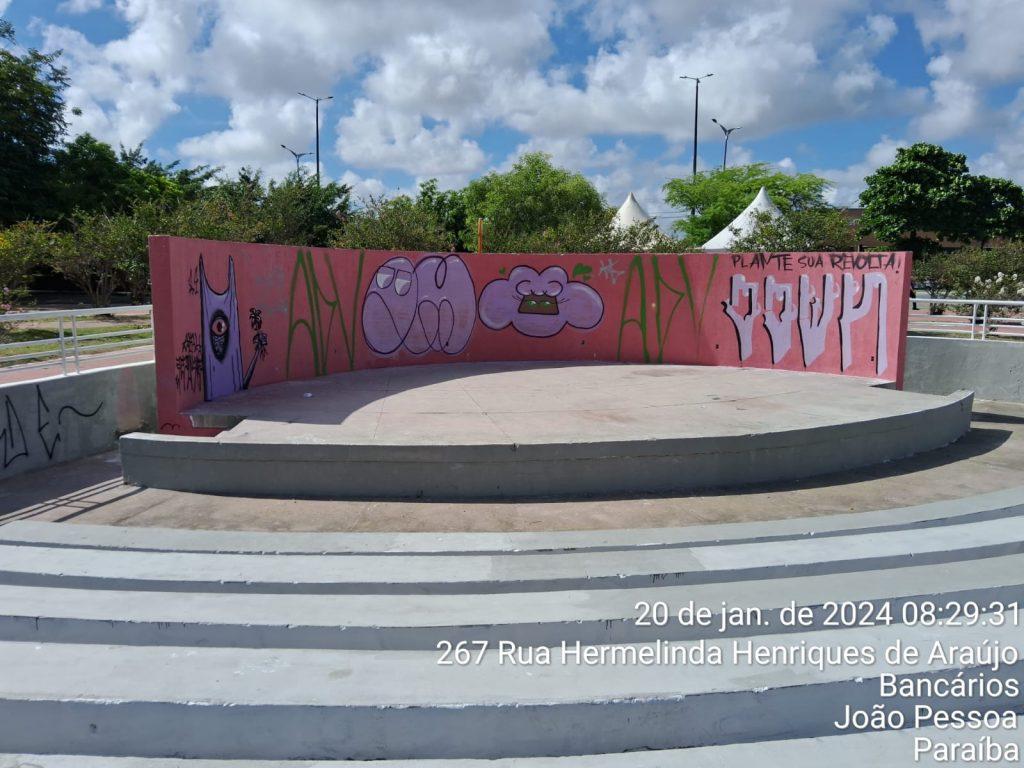 Praça da Paz é alvo de vândalos um dia após revitalização feita pela Prefeitura de João Pessoa