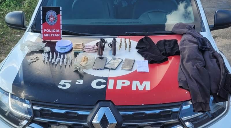 RESPOSTA: Polícia Militar prende acusado de homicídio e mais dois por tráfico de drogas no Sertão