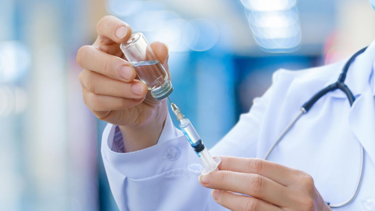 Saúde quer priorizar vacina contra dengue para pessoas entre 6 e 16 anos
