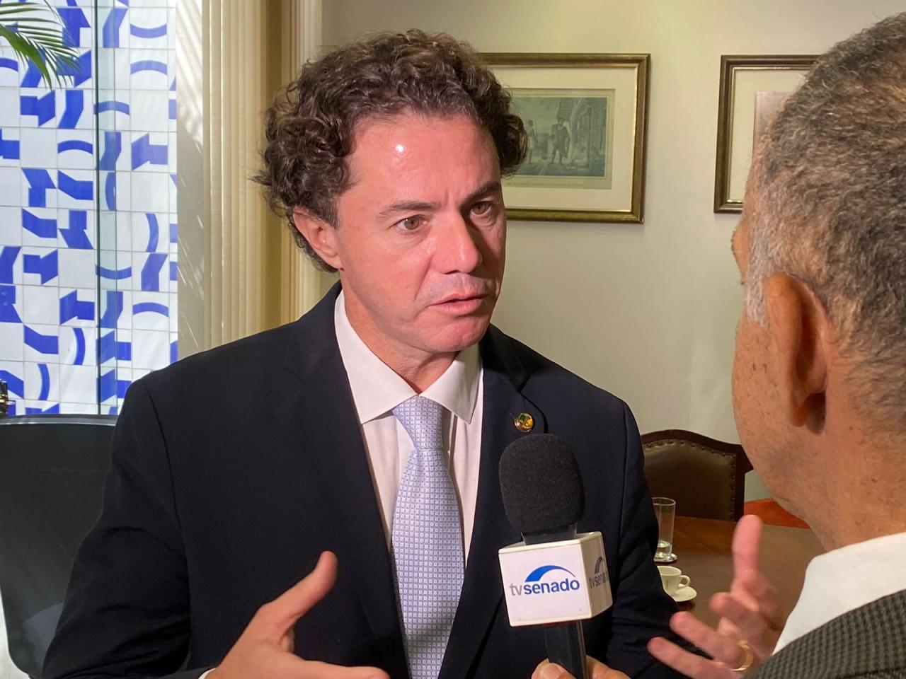 Veneziano destaca a importância de seleção para médicos que irão atuar no Hospital de Amor em Campina Grande; saiba como participar