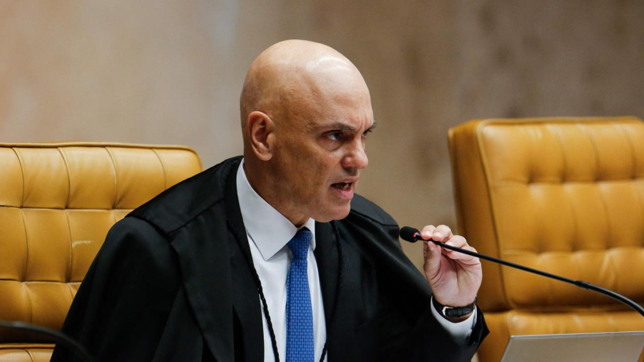Bolsonaro pede a Moraes a devolução de seu passaporte