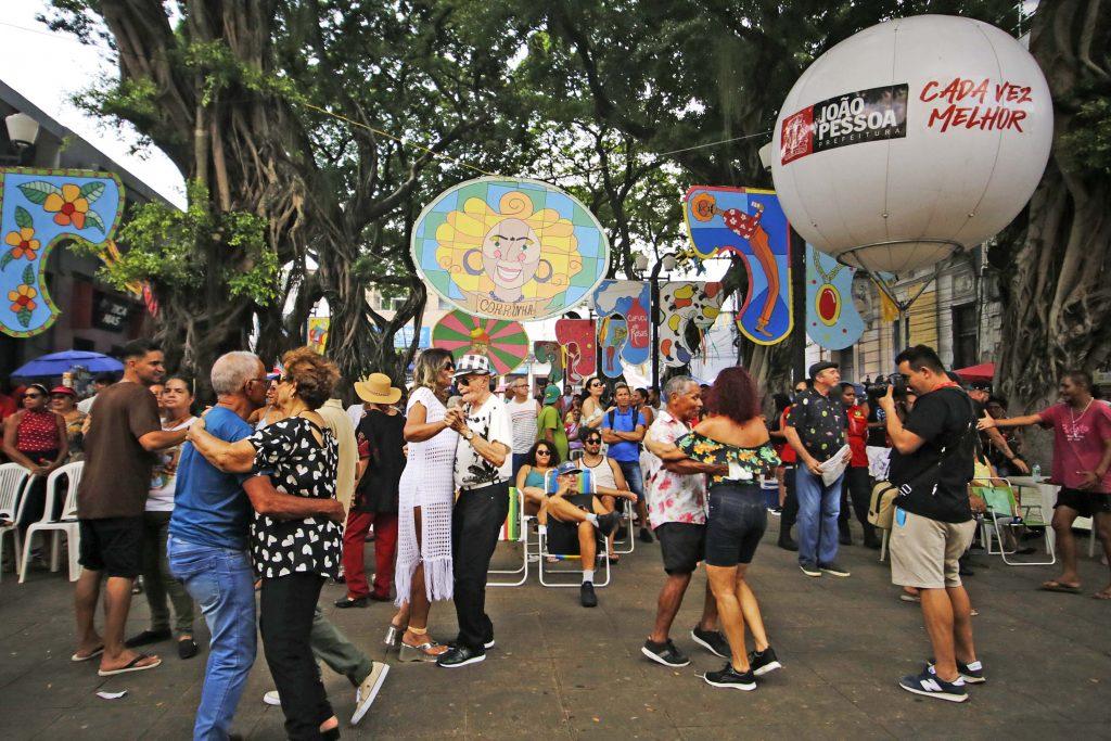 Centro Histórico: ‘Ainda Tem’ estende a folia de Carnaval em João Pessoa e público celebra encontro de culturas populares