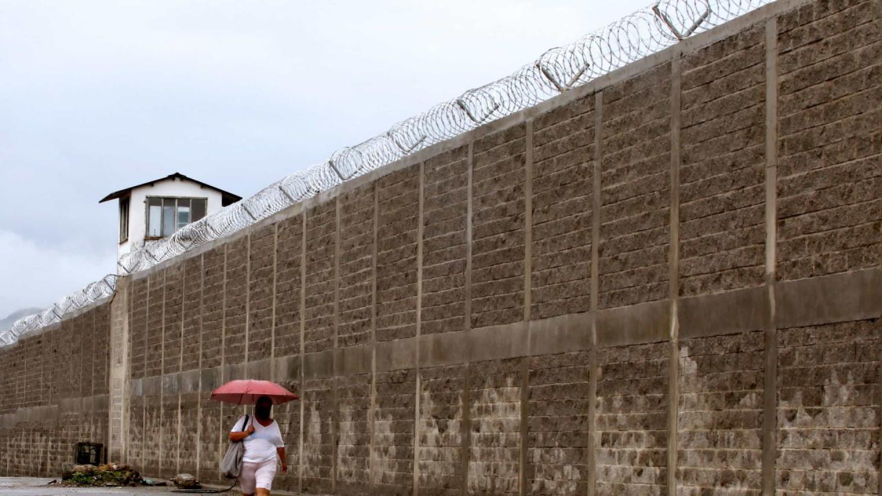 Dois fogem de presídio de segurança máxima; caso é o primeiro em unidades federais