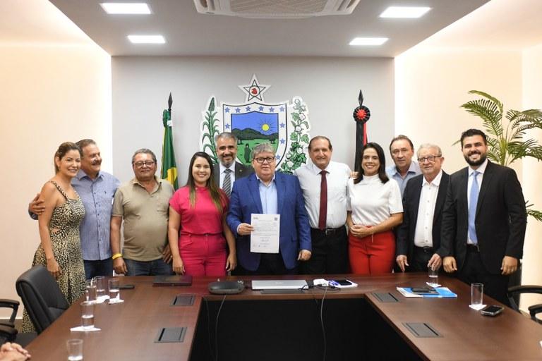 João Azevêdo autoriza mais uma rodovia do Brejo com investimentos de R$ 12,7 milhões