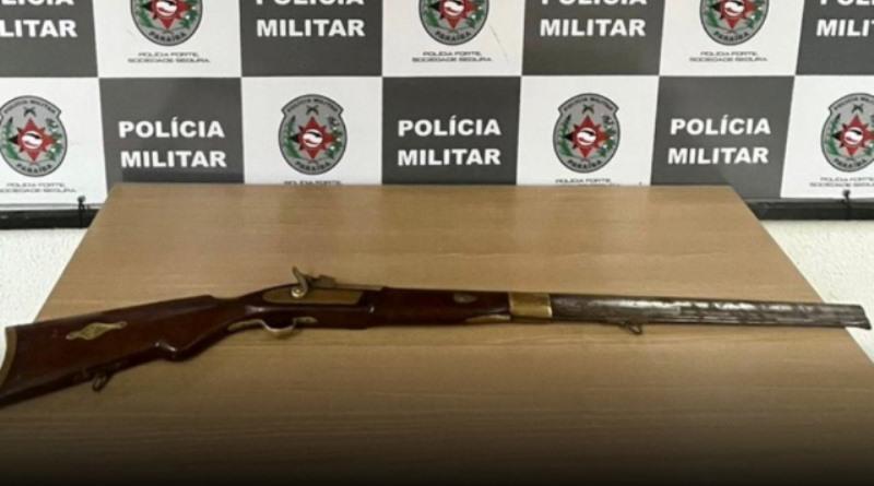 MAIS UMA: Polícia Militar apreende arma de fogo de criminosos, no bairro do Roger