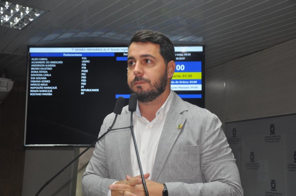 Polêmica no Estádio O Amigão: Vereador denuncia privatização e impasse entre clubes e ambulantes
