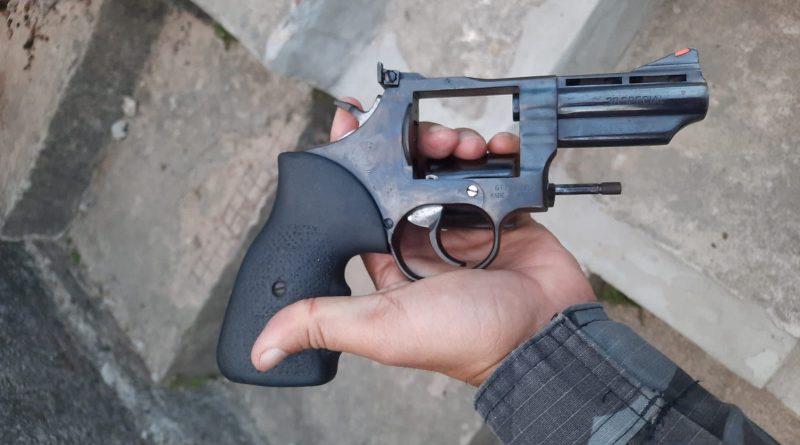 Polícia Militar prende suspeito por porte ilegal de arma de fogo em João Pessoa