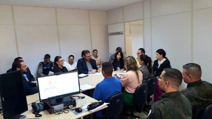 Prefeitura debate estratégias no MPPB para coibir maus tratos a animais, em Campina Grande